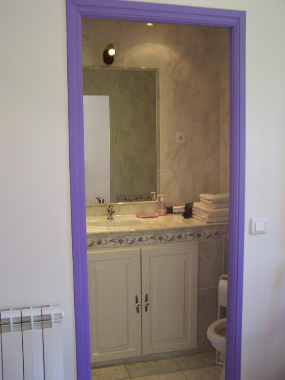 Les Cigales Bed and Breakfast Charols Værelse billede