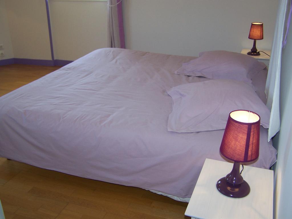 Les Cigales Bed and Breakfast Charols Værelse billede