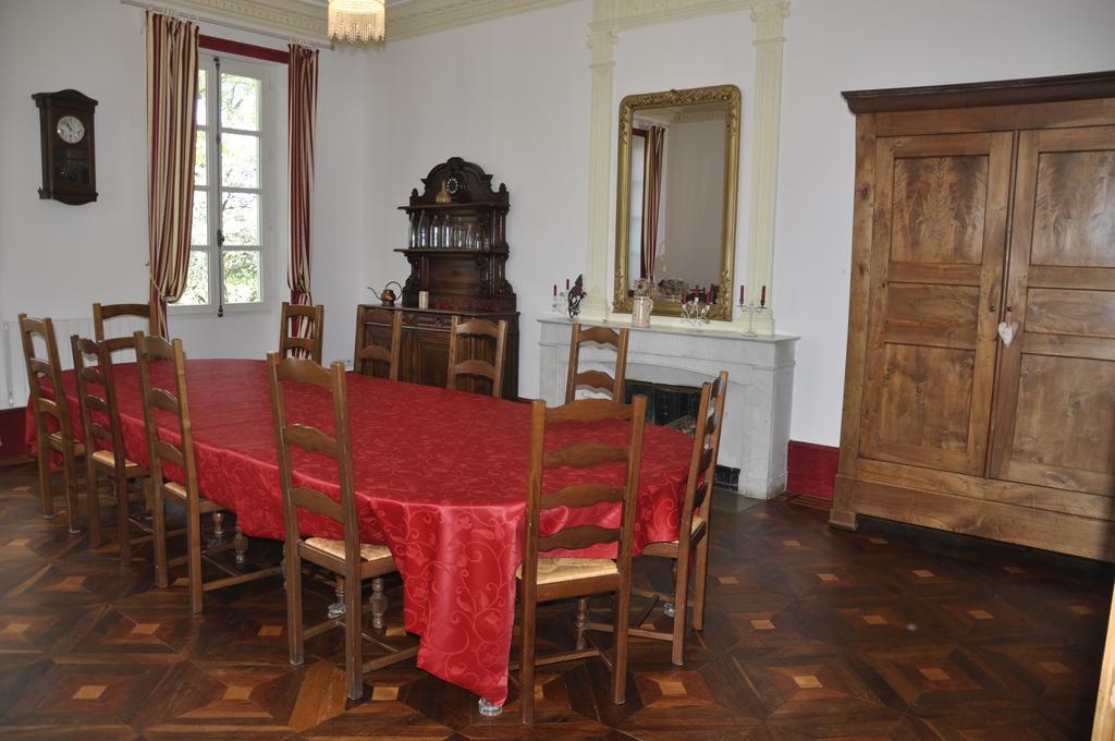 Les Cigales Bed and Breakfast Charols Eksteriør billede
