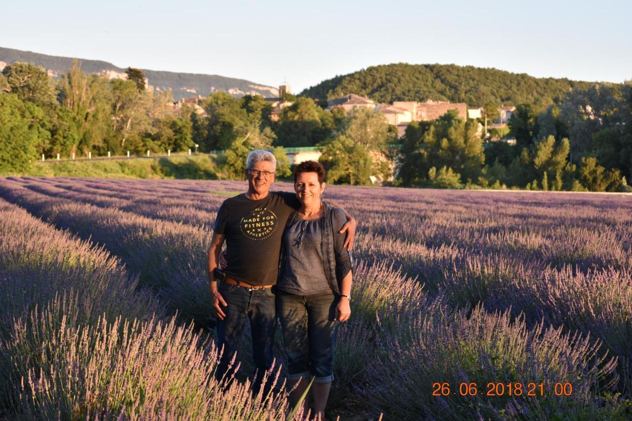 Les Cigales Bed and Breakfast Charols Eksteriør billede
